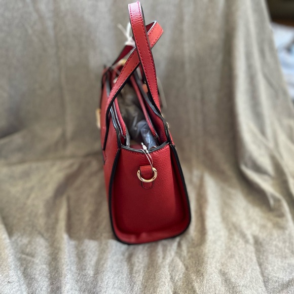 Red Handbag - Picture 6 of 16